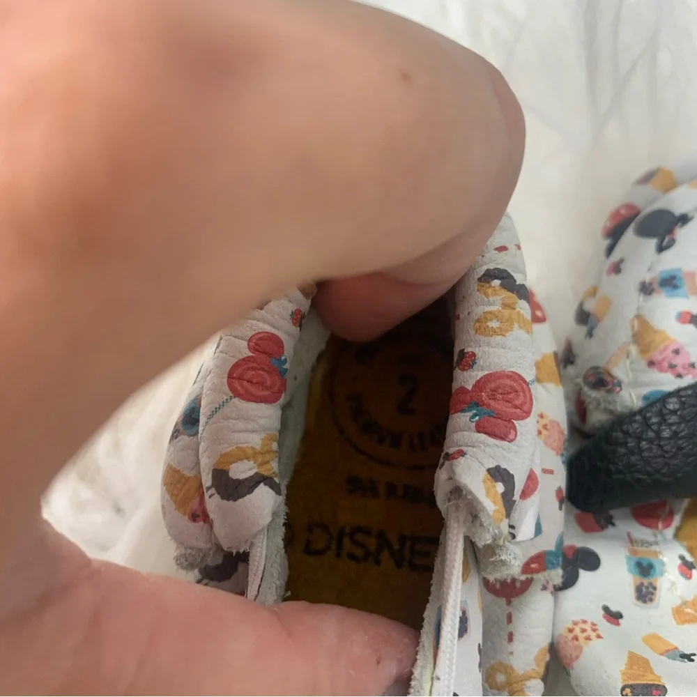Freshly Picked x Disney Mickey Snacks Mocassins Sz 2
